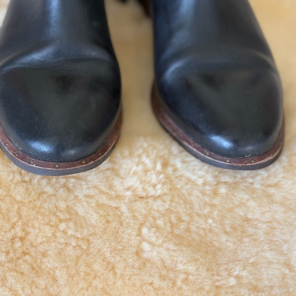UGG Black Leather Ankle Boots | Back Zip | Stacked Heel. Size 6US - Picture 8 of 11